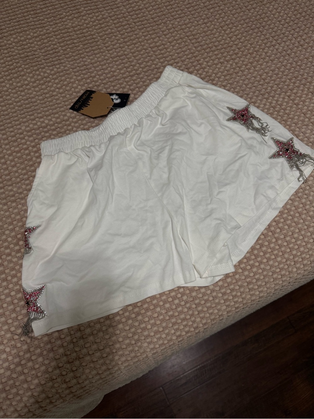 White Women's Star-Embellished Elastic Waist Shorts